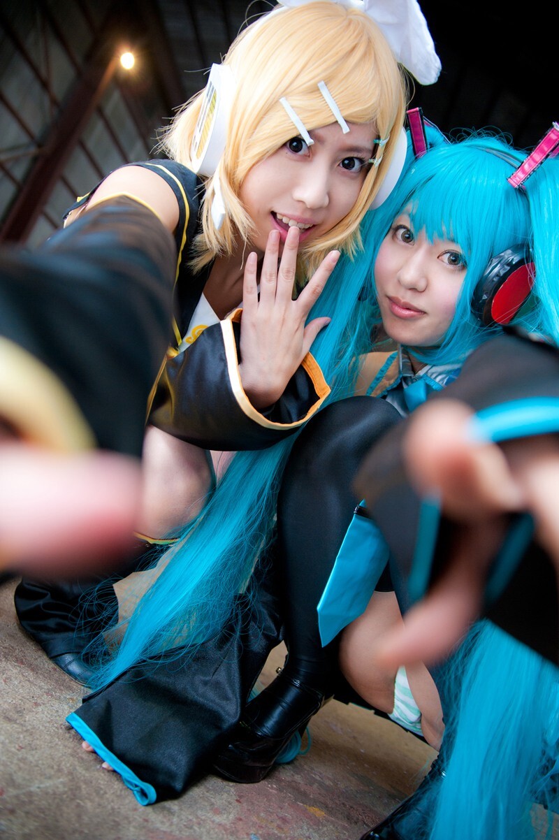 [Cosplay]   cos制服双姐妹